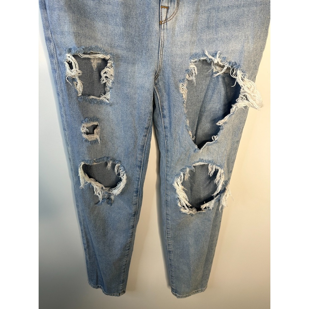 BDG Urban Outfitters High Waisted Destroyed Mom Jeans Light Wash Blue Denim 26 - Picture 5 of 15